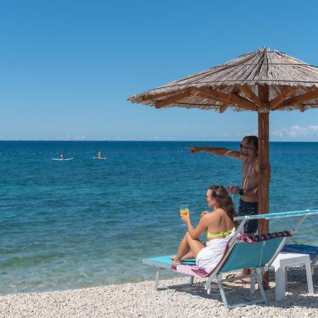 Villa Andrija Family Dream With Heated Pool At The Sea With Beautiful Garden, Outside Cinema And Kids Playground Fažana Kültér fotó