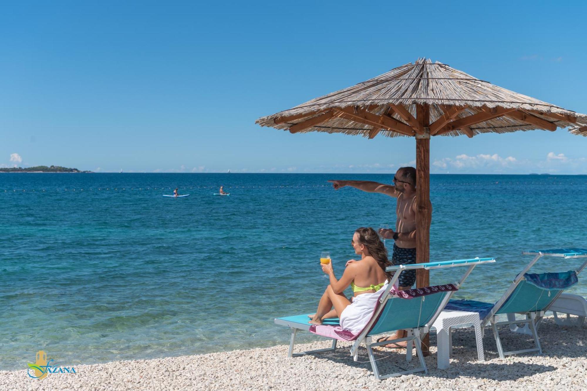 Villa Andrija Family Dream With Heated Pool At The Sea With Beautiful Garden, Outside Cinema And Kids Playground Fažana Kültér fotó