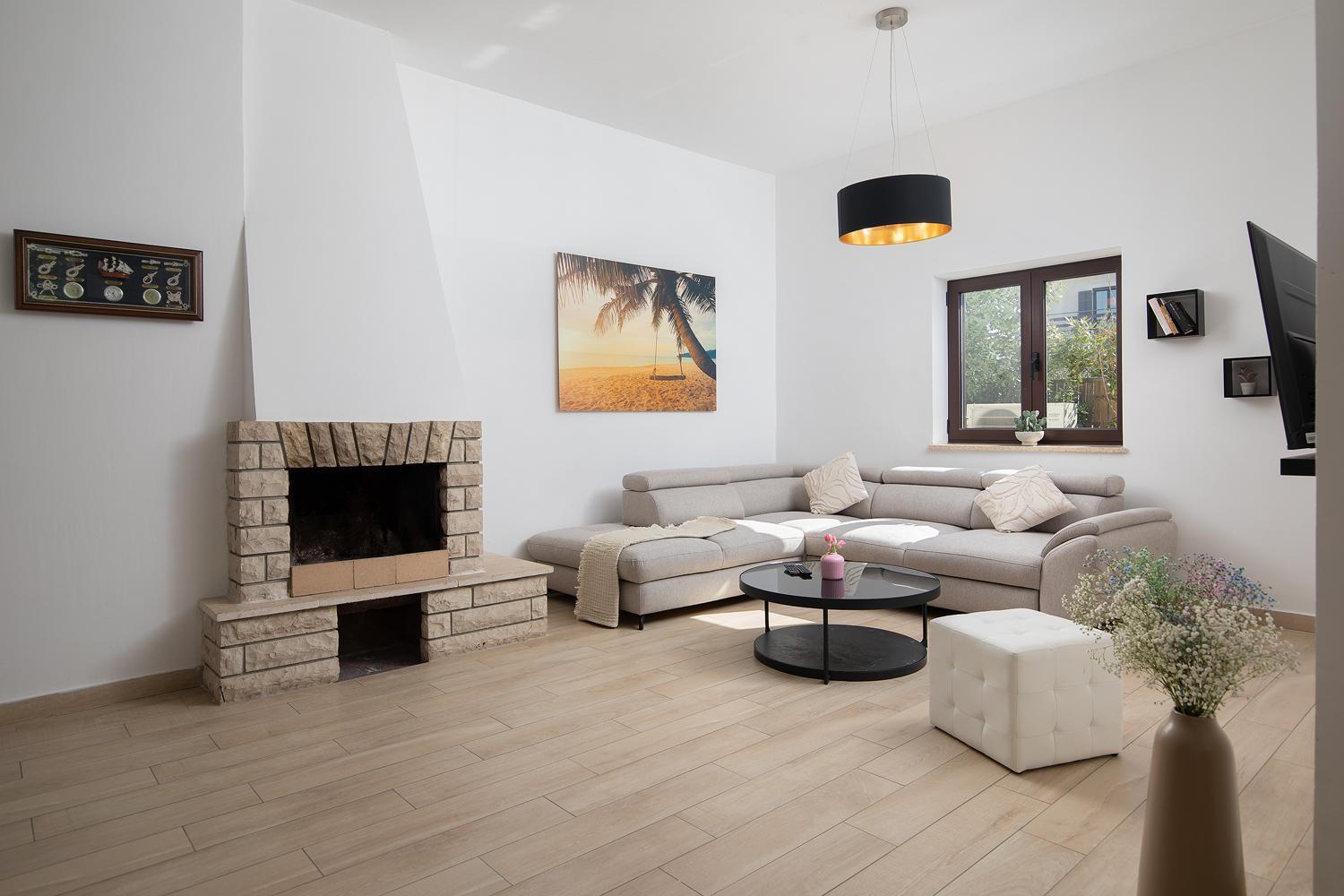 Villa Andrija Family Dream With Heated Pool At The Sea With Beautiful Garden, Outside Cinema And Kids Playground Fažana Kültér fotó
